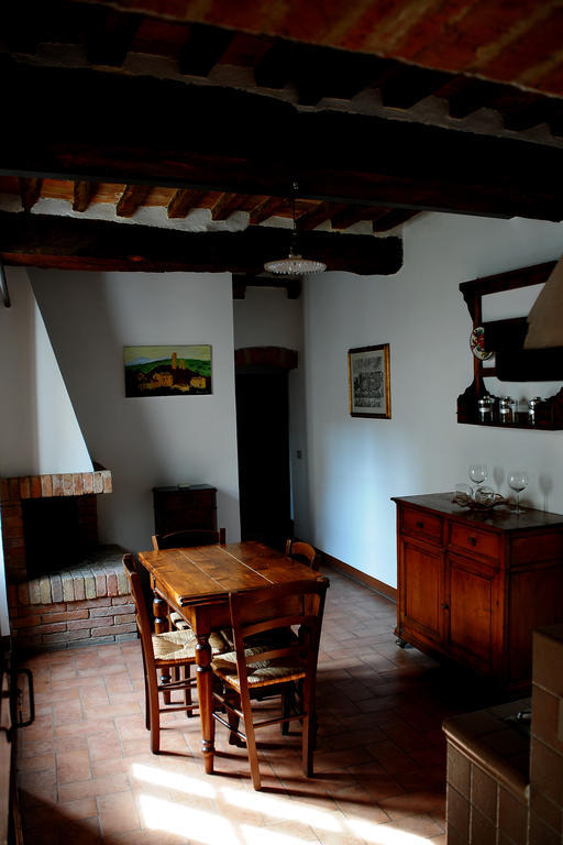 Agriturismo Castello Saltemnano Buonconvento Ruang foto